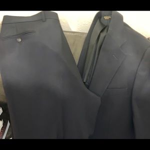 Men’s navy blue tailored suit